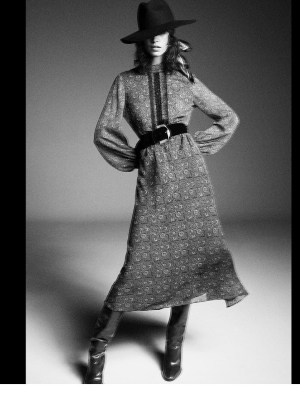 Zara Long Sleeve Paisley Maxi Dress in Gray